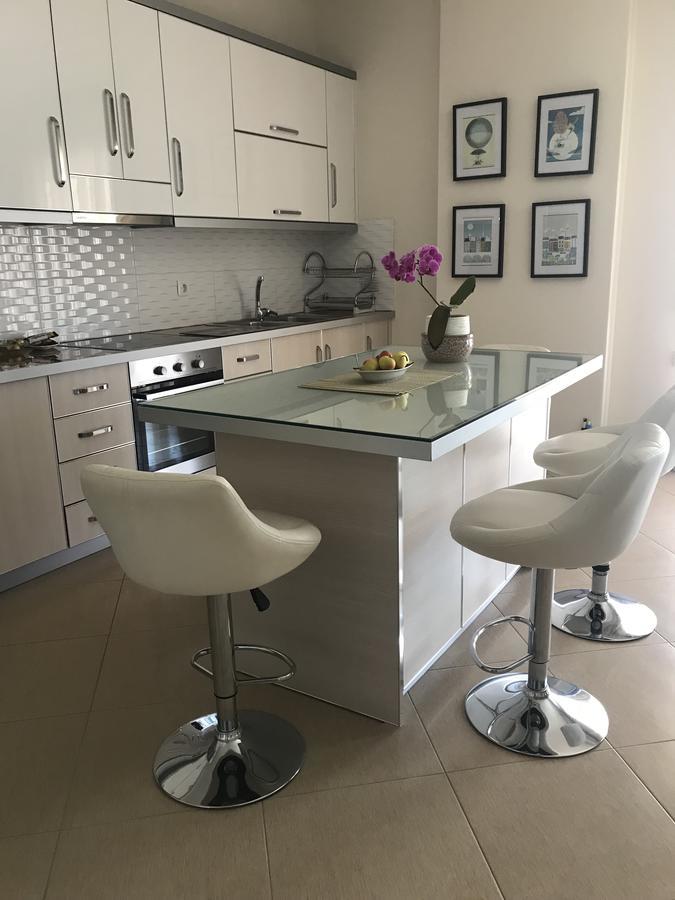 Central City Apartment Sarandë Esterno foto