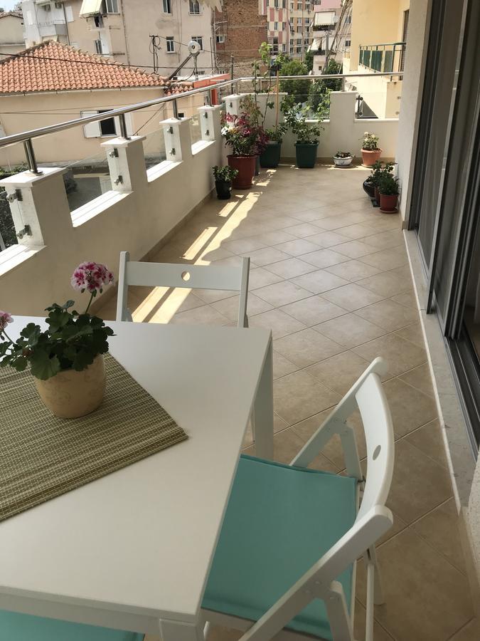 Central City Apartment Sarandë Esterno foto