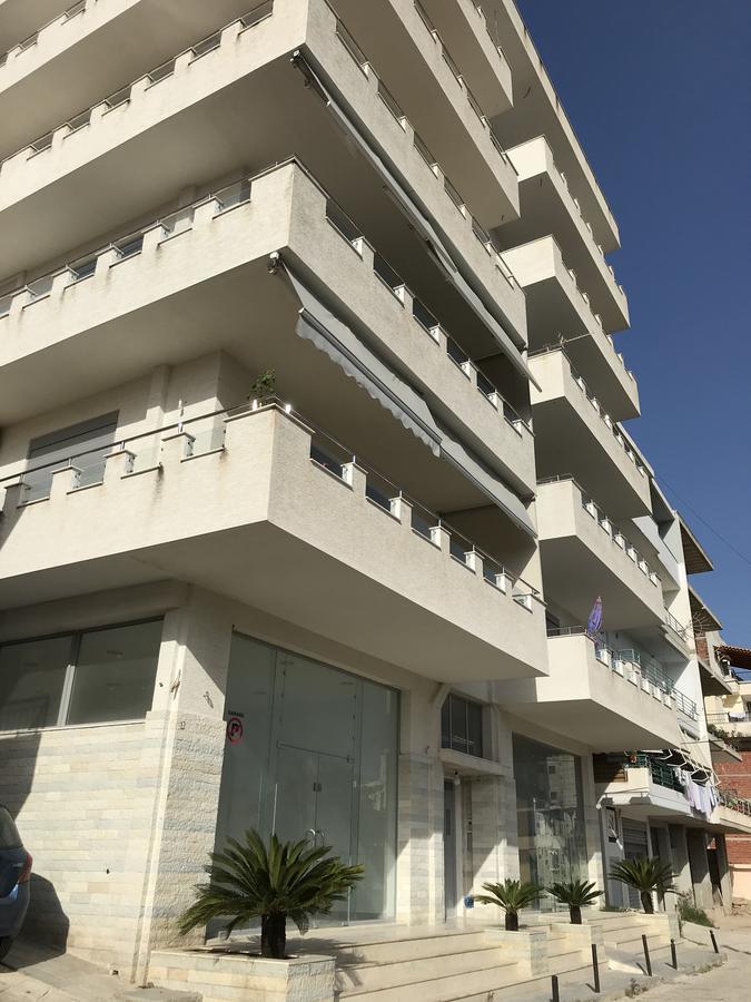 Central City Apartment Sarandë Esterno foto