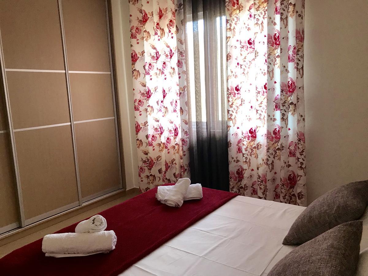 Central City Apartment Sarandë Esterno foto